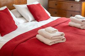 Kew Hotel | The Vintage Suite | Bed & Breakfast in Kew Gardens