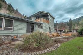Tillamook House | Happy Hollow Retreat~ Tillamook ~ River Fishing