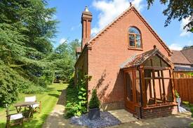Skeyton House | The Woodlands -secluded luxury