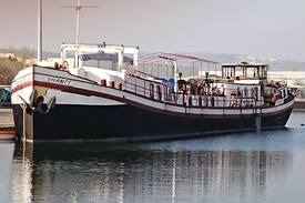 Longvic Boat Rental | A bord de la péniche le Shanti à cote de Dijon