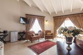 Northcliff House | Magalies mountain views