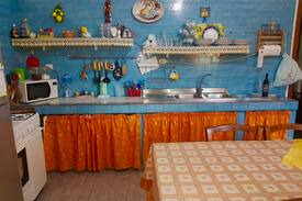 Linosa House | Casa Ilenia in paese