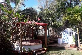 Blue Bay Bed & Breakfast | le jardin de frangipane 1
