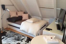 Knonau House | Bijou - Appartement, sonnig für Ferien, Business
