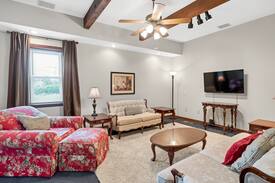 Gray Summit House | 4 Bedroom Gray Summit Guest House - Pet Friendly