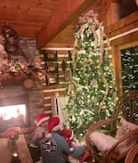 Clarksville Cabin | Stillwater's Cabin - WATERFRONT LOG HOME! HOT TUB!