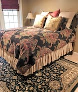 Kosciusko House | The Ivey-Lane Bed & Breakfast *Queen Bee Room