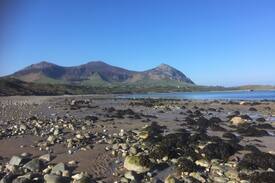 Dinas Cabin | Dyserth Cottage, Aberdesach