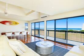 Middleton House | Wind Surf - Room to Move with a View