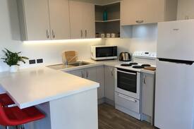 Frankton House | Private 1 bedroom Self Contained Flat