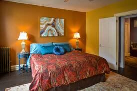 Ashfield House | The Kennedy House - 30 day stay or more!
