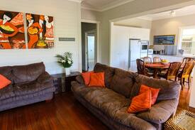 Ballina House | Ballina Holiday Cottages / Macnicol Cottage