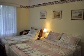 Bushy Park Bed & Breakfast | Roslyn House B&B - The Queen Room