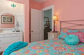 Old Seminole Heights Apartment | Songbird Villa