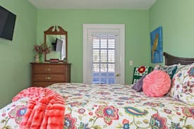 Old Seminole Heights Apartment | Songbird Villa
