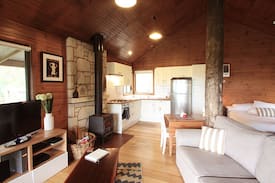Hordern Vale Cabin | MoonLight Cottage at Cape Otway Cottages