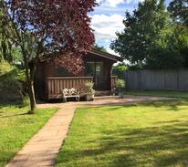 Yattendon House | Norwegian log chalet close to the forest