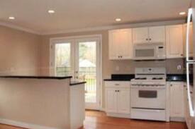 Hingham Apartment | Cute 2 bed 2 bath, walking distance to town