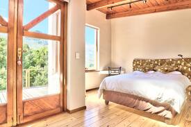 Hout Bay House | Family home surrounded by mountain nature