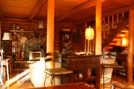 Burley Cabin | Cozy, Romantic lakefront Log Cabin