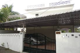 Sholinganallur House | Spacious Comfort among Greenery in Sholinganallur