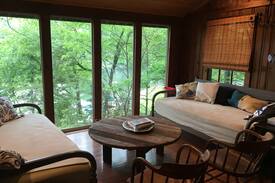Highland Lakes House | Lakefront & Ski Retreat