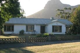 Dunkeld House | Dunkeld twin bedroom