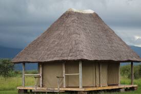 Western Uganda National Parks Bed & Breakfast | Ntoroko Game Lodge -Semuliki,Uganda