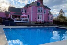Hudson House | Pink Castle Babe-cation Getaway w/Private Pool.