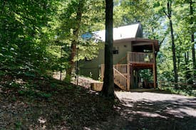 Blairsville Cabin | Dancing Creek at Paradise Hills Winery Resort