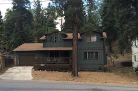 Upper Moonridge Cabin | Big Bear-Moonridge, near slopes, monthly rental