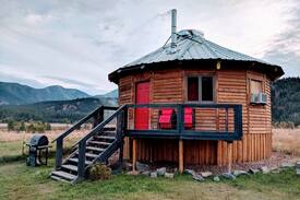 St. Regis Other | ⭐ Northern Montana Yurt/ free WiFi & breakfast ⭐