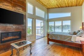 Southworth House | Dog friendly, waterfront home near ferry access!