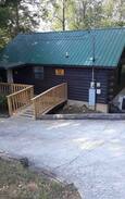 Sevierville Cabin | Always Gone Fishing*Rivers Edge*WIFI* Hot Tub*