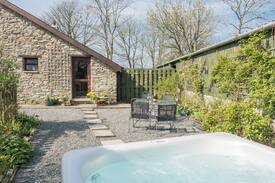 Llanon Cabin | Hafod Fach, Rural retreat.