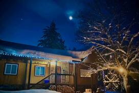 Revelstoke House | FacePlant B&B Cozy and New.