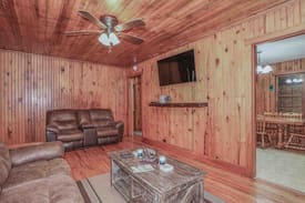 Board Camp Cabin | Wolf Pen Gap / BKW Cabin