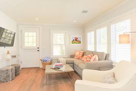 Nantucket Town Cabin | Luxurious Harbor View Millie Cottage! Walk & bike