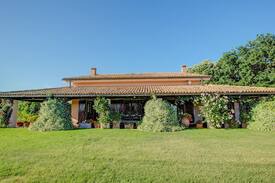 Magliano in Toscana Villa | Bookwedo La Pietraia