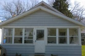 Edinboro Cabin | Charming Lakeside Cottage!