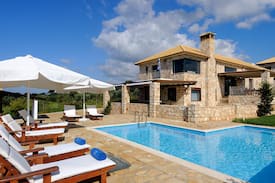 Romanos House | Villa Yialenia (www.yialenia.com)