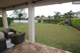 Weston House | Beautiful Dent in Fort Lauderdale