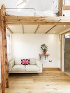 East Ashling House | The Studio Lodge - Luxury + Breakfast Nr Goodwood