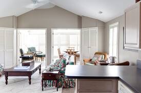 Locust Grove House | Luxury cottage in Downtown C-Ville