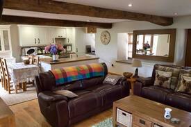 Brecon Cabin | Chocolate Box Cottage in heart of Brecon Beacons