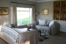 Maluti a Phofung Cabin | Buffalo Lake Cottage