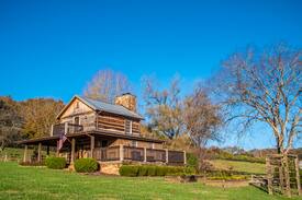 Lynn Garden Cabin | Mendota Farms Cabin