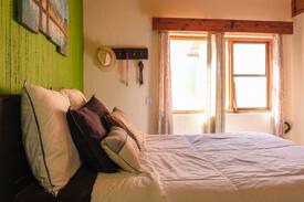 Loma Dorada House | 1 Room 1 Full Bed, Share House
