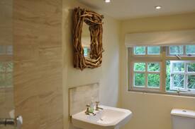 Wallingford Bed & Breakfast | The Old Farmhouse Inn, B&B, Secret garden room