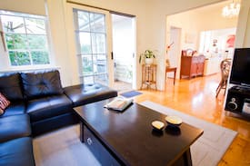 Manly Vale House | Manly Sunshine Cottage - quiet family retreat